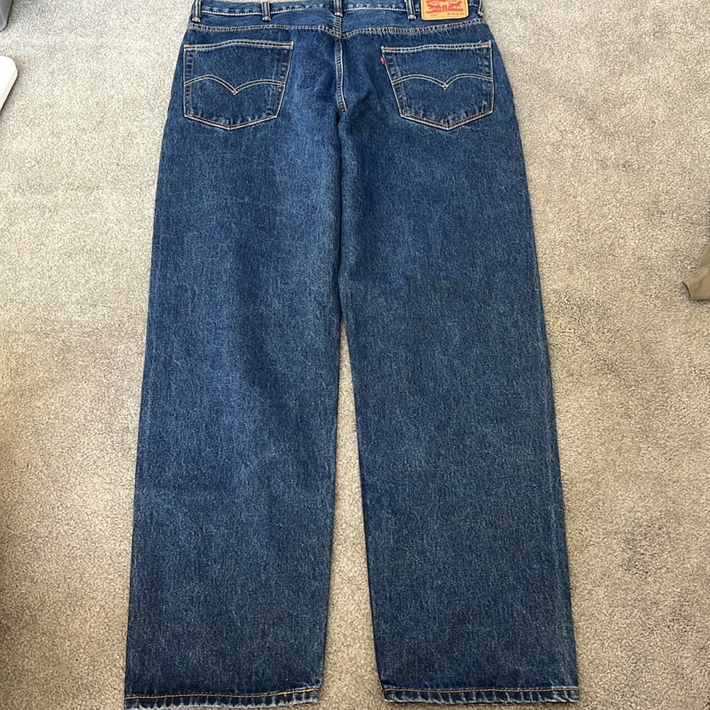 Levi’s - Picture 3 of 4